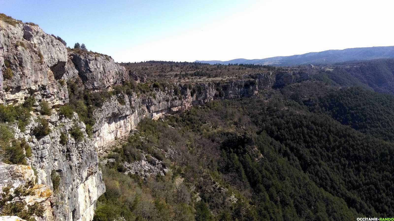 Occitanie-rando - Randonnée pédestre - Causse du Larzac - Le cirque du bout du monde à Gourgas