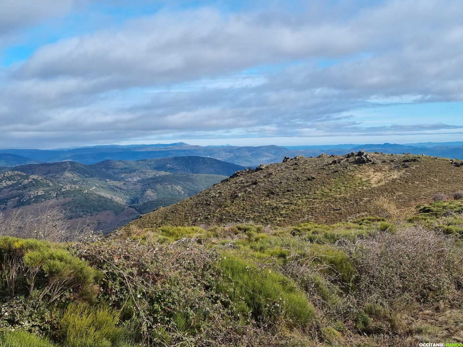 Randonnée sportive sur le sentier des Banissous depuis Compeyre